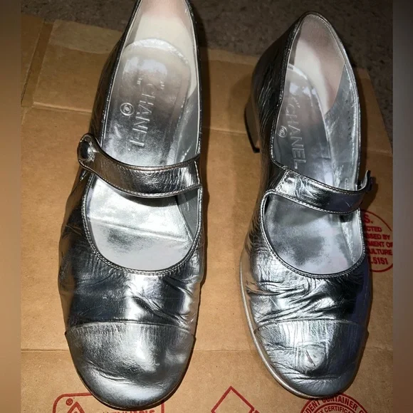 Chanel Silver Mary Jane Women's Shoes. READ DESCRIPTION - Picture 2 of 14